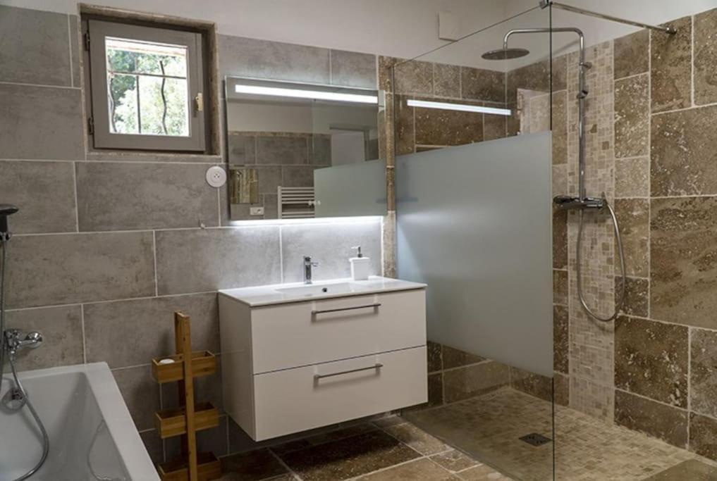 Charmant Rez De Villa Climatise Renove, 90M2 Avec Parking Cassis Eksteriør bilde