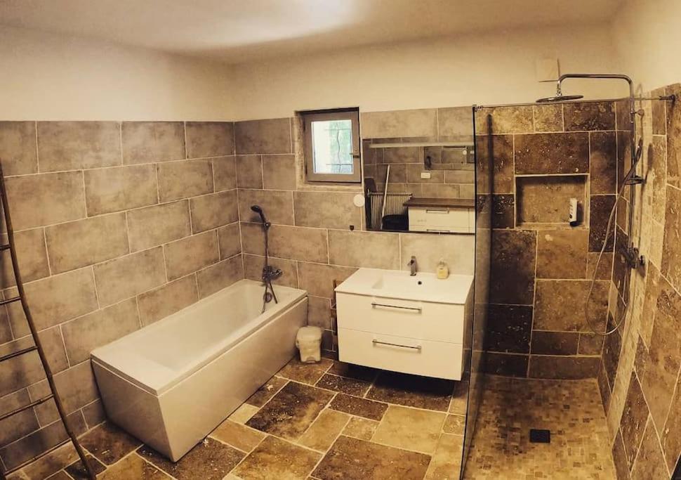 Charmant Rez De Villa Climatise Renove, 90M2 Avec Parking Cassis Eksteriør bilde